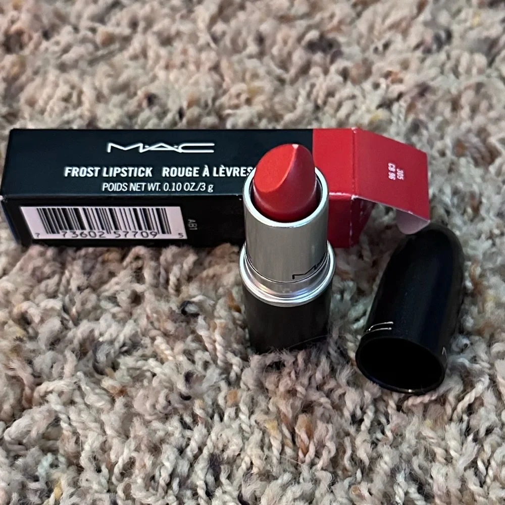 MAC Cosmetics mac cb